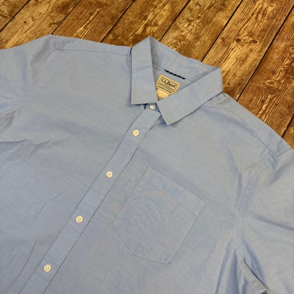 LL Bean Slightly Fitted Button Up Shirt Mens Large Blue Short Sleeve Stretch